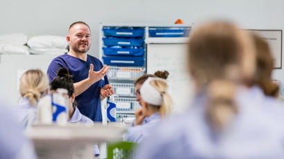 Students being taught on a ward.