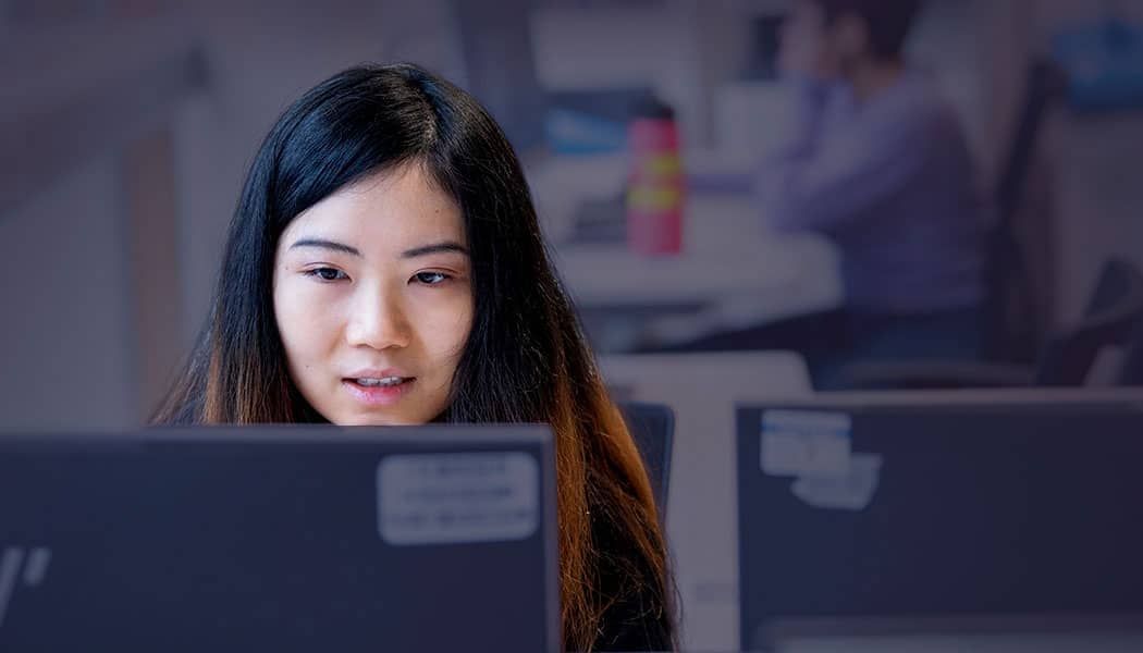 Women looking at a PC 