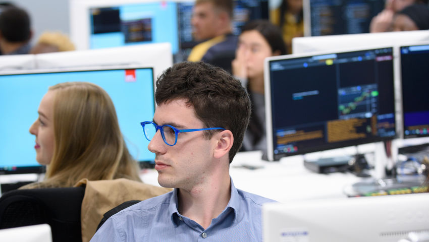 Student in seminar at the Bloomberg Room