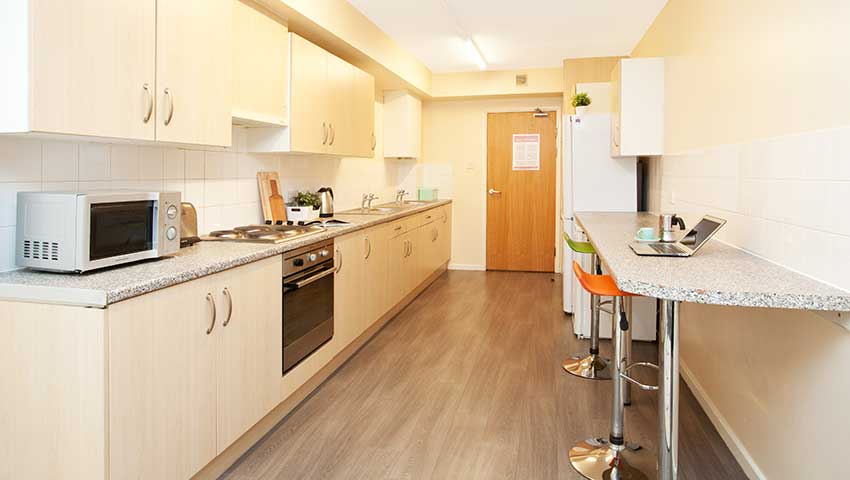 Cherry Court shared kitchen with breakfast bar 