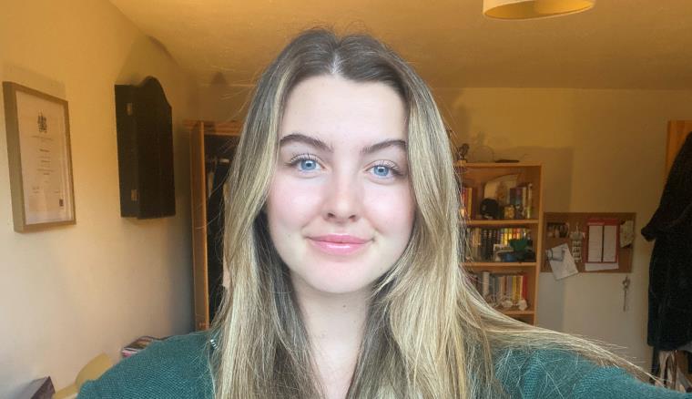 A photograph of a UWE Bristol broadcast journalism graduate - Eleanor Baxter