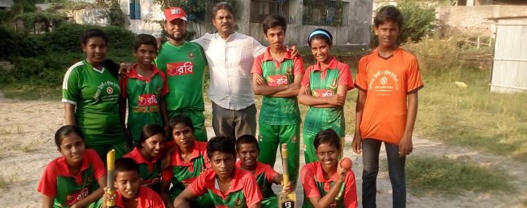 Bangladesh street child cricket team photo.